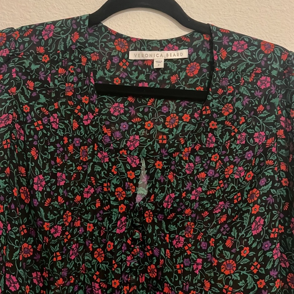 Veronica Beard dark floral 100% silk blouse